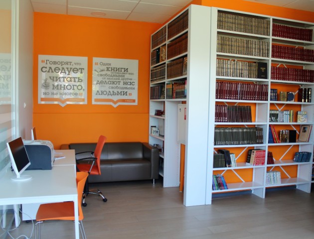 Стационарные библиотечные стеллажи